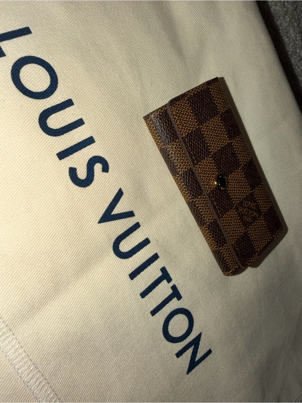 Authentic Louis Vuitton Multiclés Key Holder in Damier pattern canvas